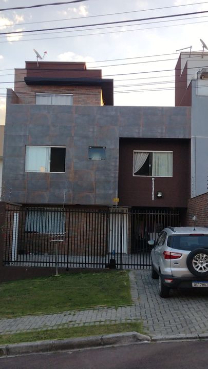 Captação de Casa a venda na Rua Leonor Castellano, Pilarzinho, Curitiba, PR